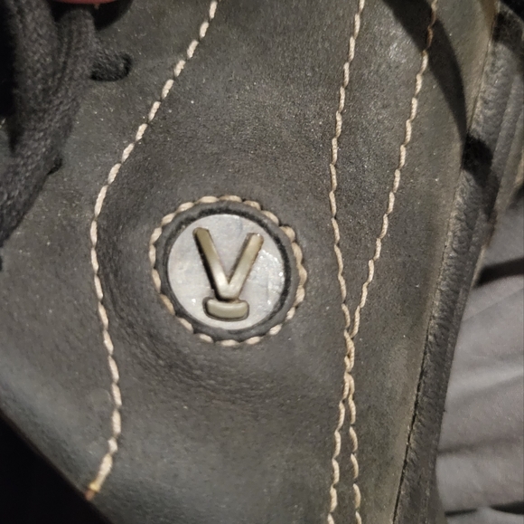 Keen Casual tennis shoes 7.5 - Picture 2 of 6